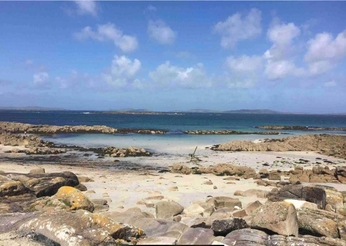Drop Anchor House, Spacious 3 Bedroom Apartment, Fabulous Sea Views Cleggan Extérieur photo
